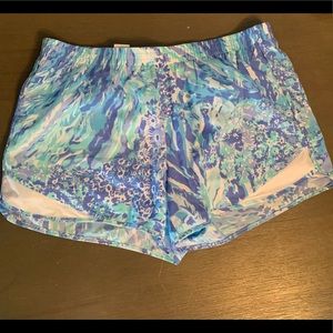 Lilly Pulitzer ocean trail shorts size medium